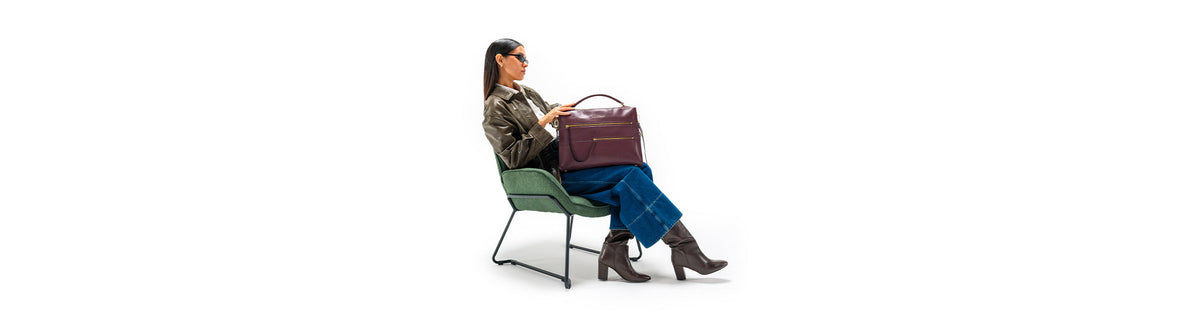 Stains on the leather bag? Here's how to remove them without damaging it