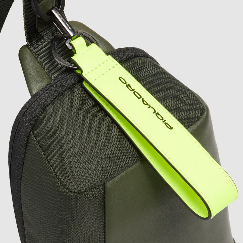 Crossbody Phone Bag in Recycled Fabric with RFID Protection - Green - photo 5