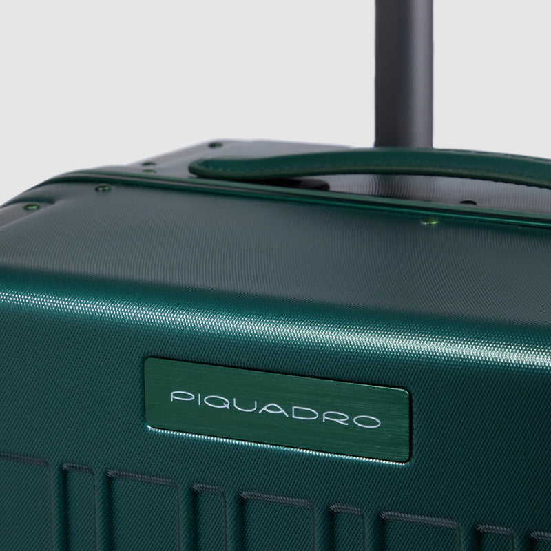 Medium Hardside 4-Wheel Suitcase with TSA Lock